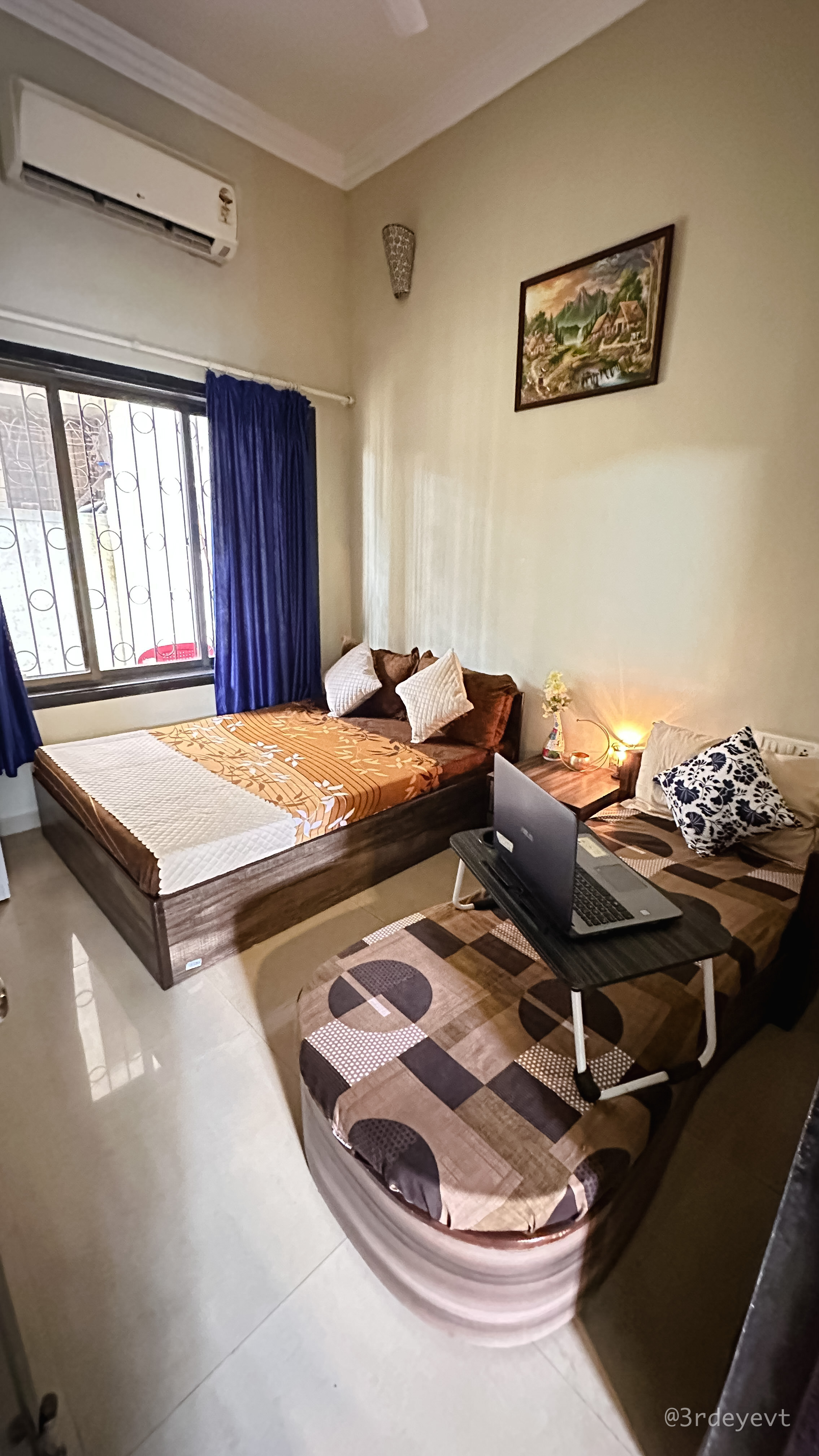 A cosy room for quiet mornings
