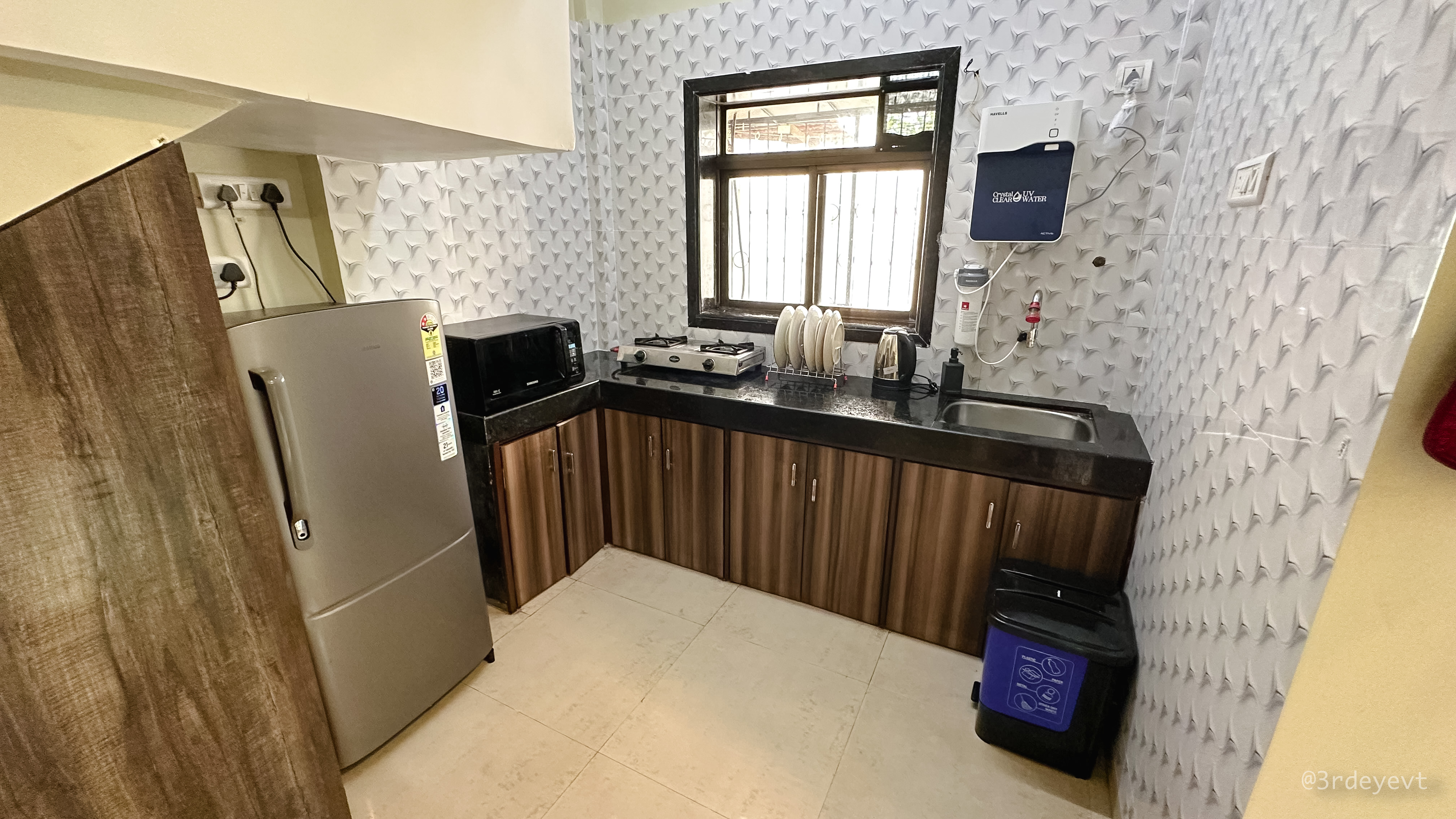 A fully equipped kitchen
